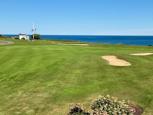 28 Cliffside Dr, Plymouth, MA 02360