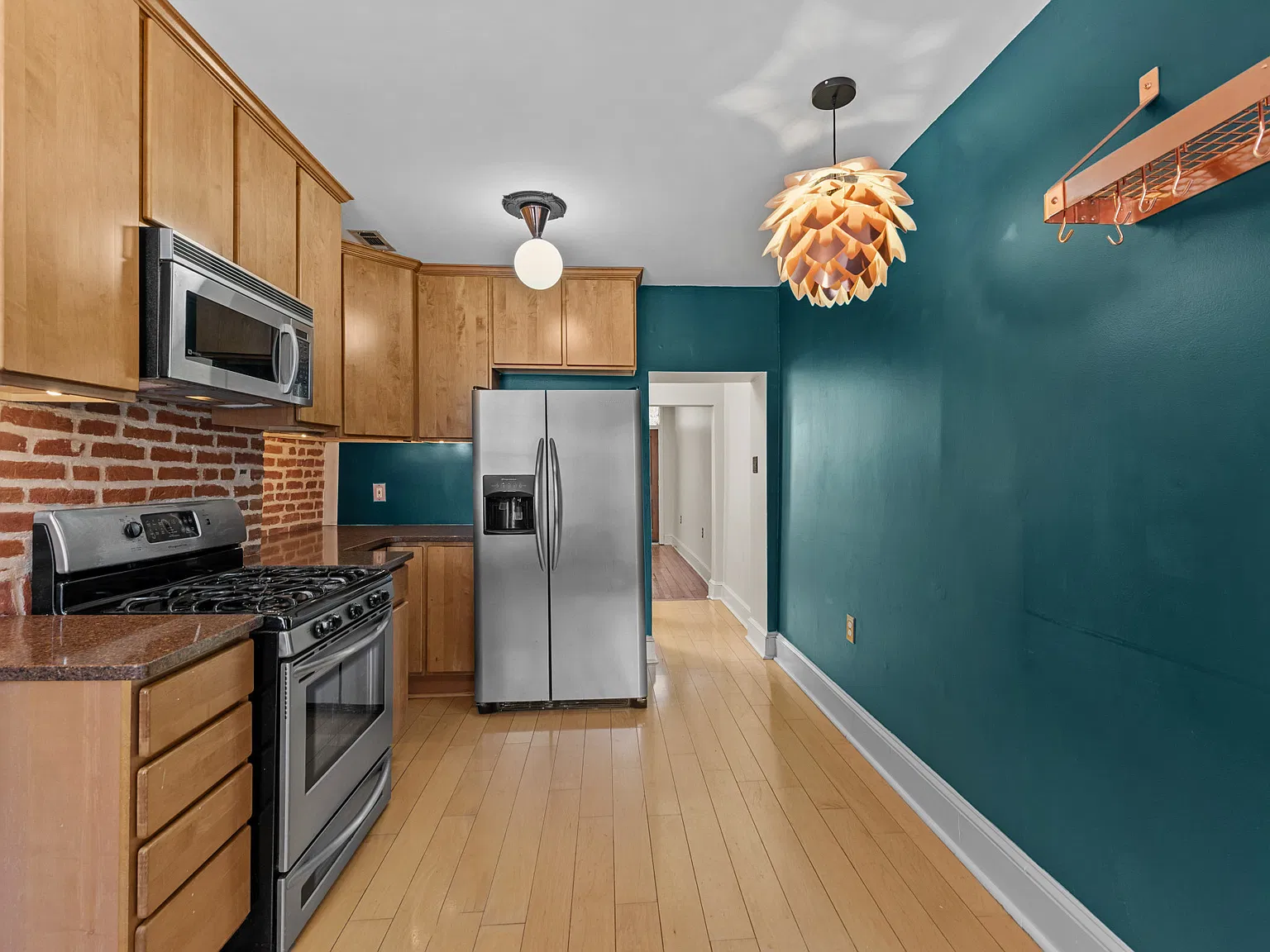 3 bed, 1014 sqft, $2,500 — Photo 4