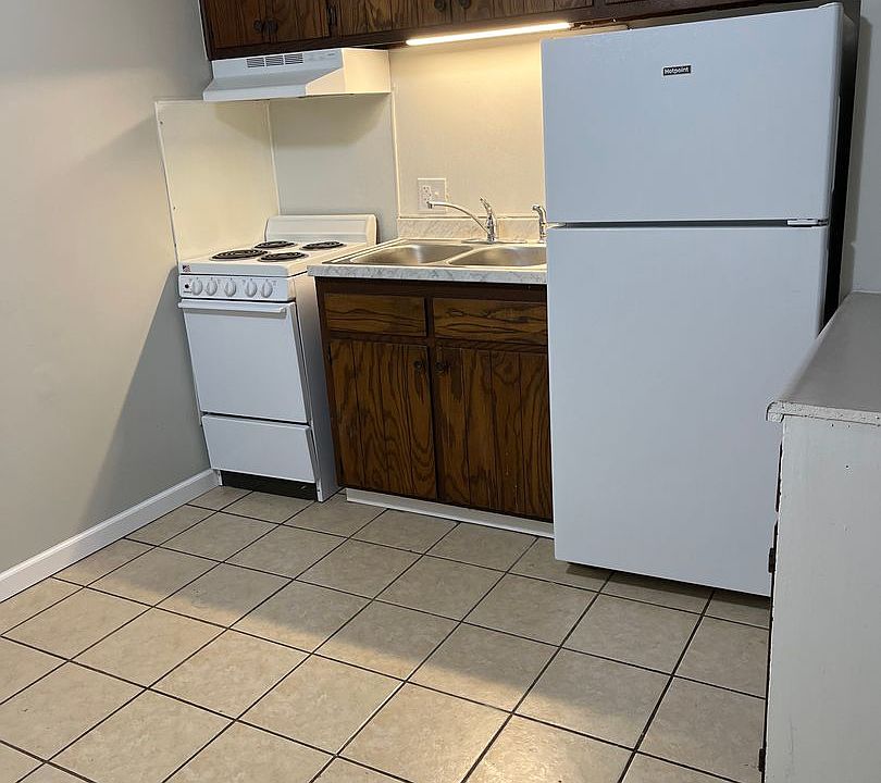 1st image of 1104 W McCarty St #205
