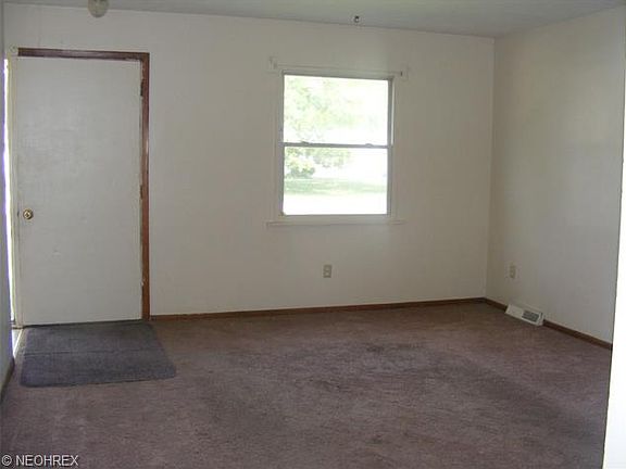 2nd image of 173 Meadows Dr Unit A-b