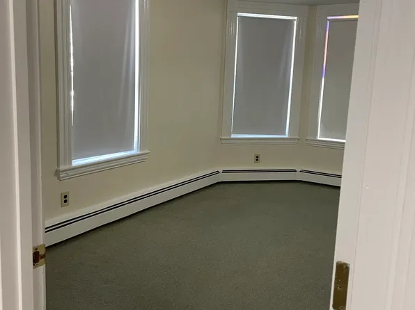 203 Ash St #1, Waltham, MA 02453