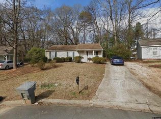 6820 N Ridge Ct, Charlotte, NC 28215