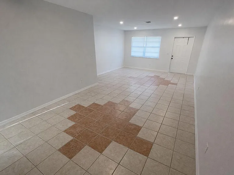 5010 Killarney Ave #B — Photo 6