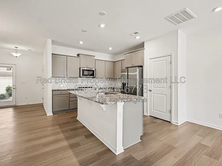 13027 Rover St — Photo 10