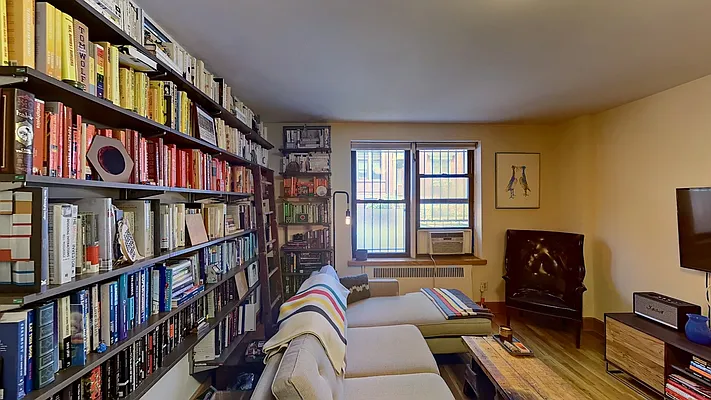 Rented by Emor Management Inc. | media 13