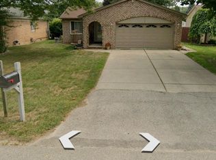 39466 Willmarth St, Harrison Township, MI 48045
