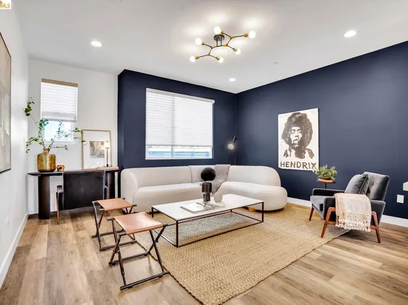 2229 Myrtle St, Oakland, CA 94607