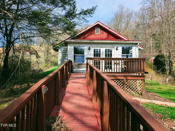 155 Selfe Dr, Clintwood, VA 24228