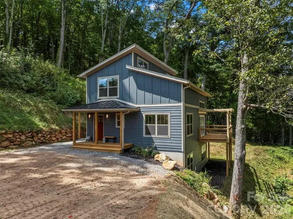214 Aster Ridge Dr, Waynesville, NC 28786