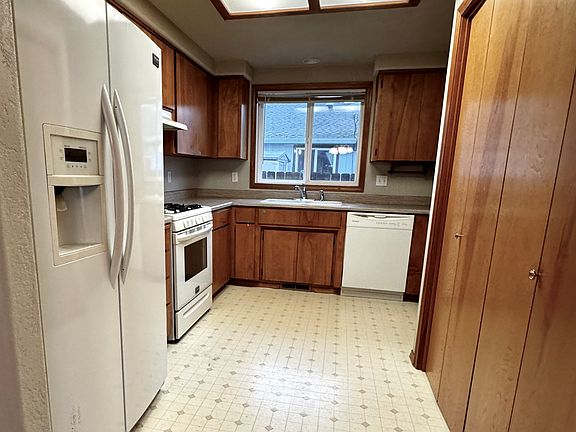 2nd image of 1808 Northwood Dr