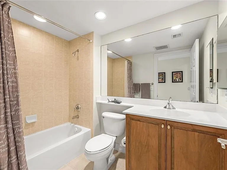 2728 Tiburon Blvd E #A-204 — Photo 13