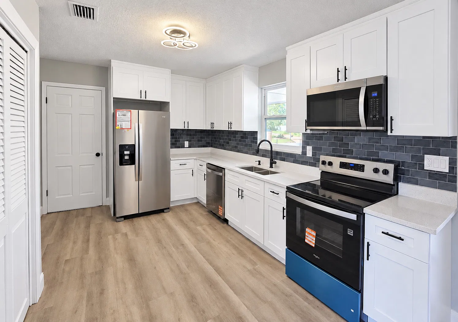 3 bed, 1610 sqft, $2,500 — Photo 2