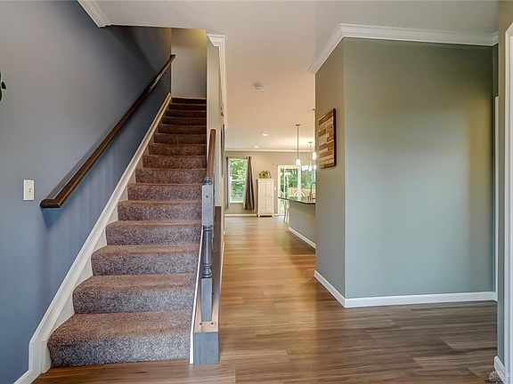 4th image of 2709 E Millstone Dr