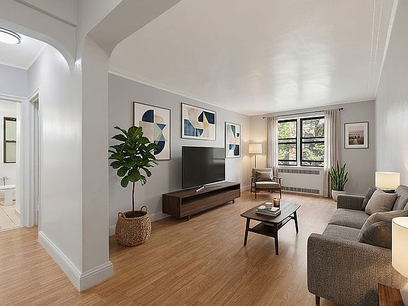 4th image of 3015 Riverdale Ave APT 4B