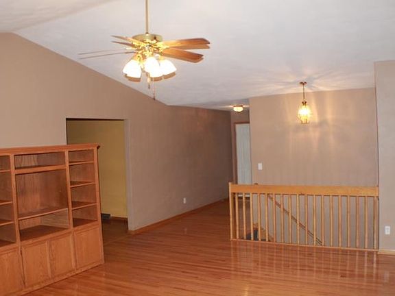 4th image of 96 Autumnwood Dr