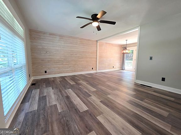 3rd image of 4532 Richard Rd