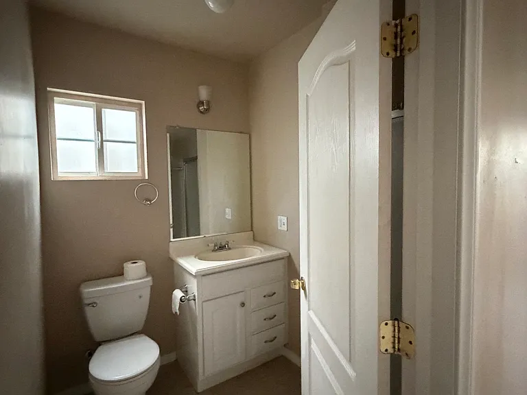 229 S Orange Ave #A — Photo 11