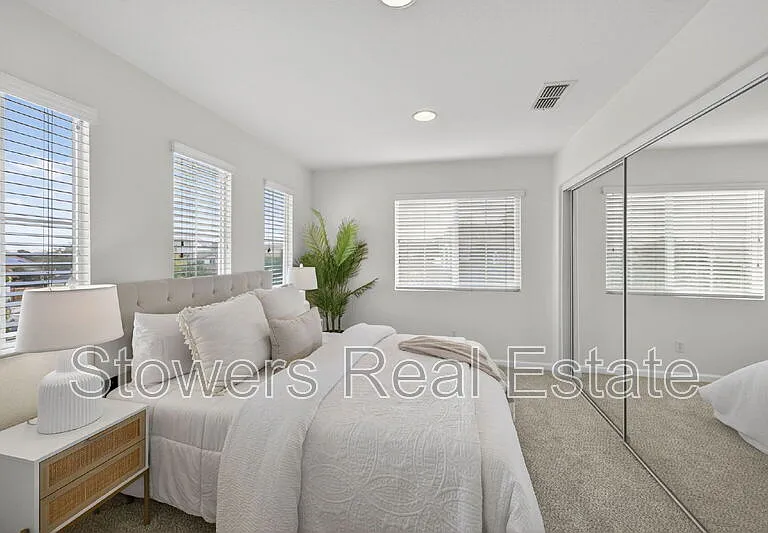 729 Copperfield Ct — Photo 4