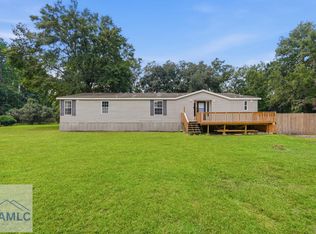 31 Neil St NE, Ludowici, GA 31316