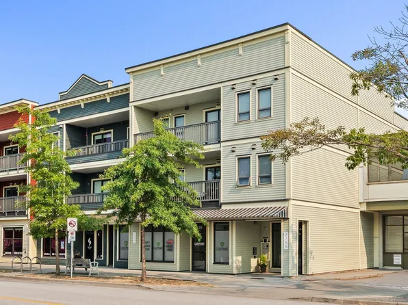 3755 Chatham St #303, Richmond, BC V7E 2Z4