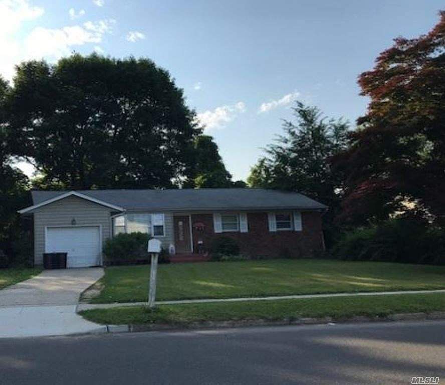 10 Lawrence Rd, Kings Park, NY 11754 Zillow