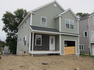 28 Ondek St, Bridgeport, CT 06610