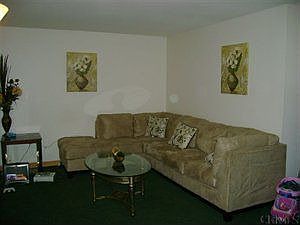 2nd image of 467 Alexander St