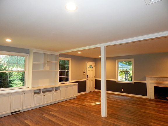 3rd image of 2390 Kingsley Dr