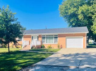 403 Sycamore St, Pittsfield, IL 62363