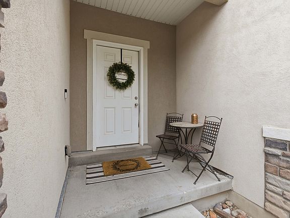 3rd image of 3753 N Prairie Grass Dr