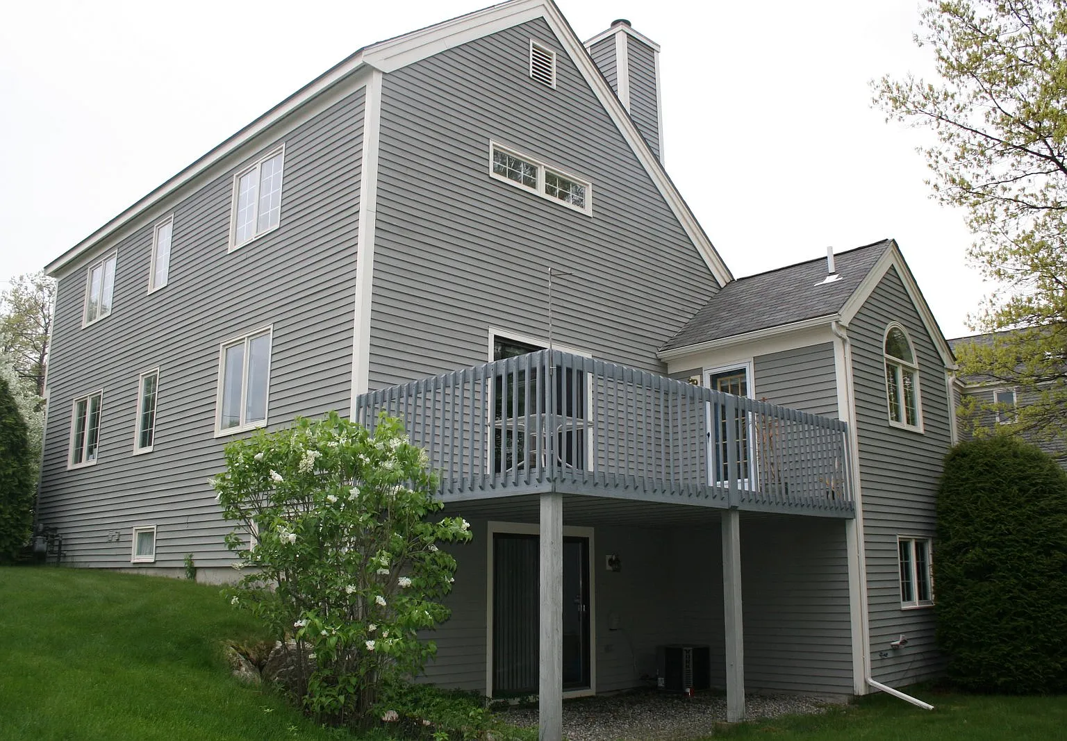 3 bed, 3.5 bath, 1850 sqft, $4,000 — Photo 3
