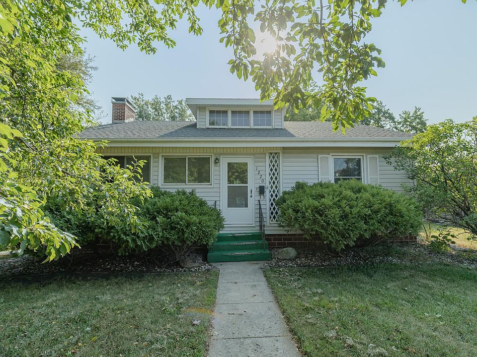 1st image of 1220 N Grand Ave