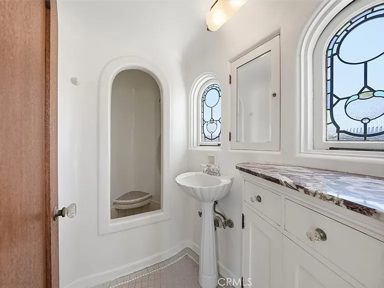 1602 The Strand — Photo 18