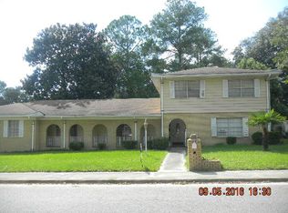 1215 Toomer St, Waycross, GA 31501