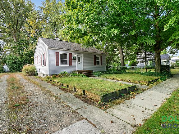 3rd image of 264 Montebello St SE