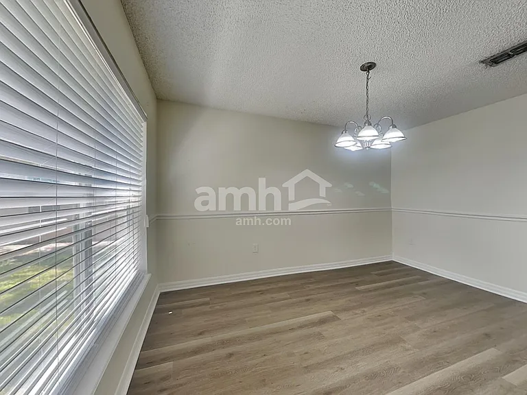 4618 Newbourne Way — Photo 6