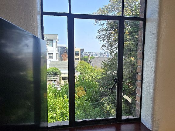 5th image of 105 Ward St APT 201