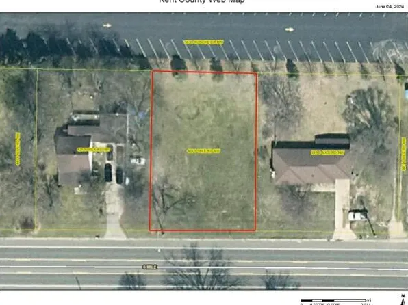 409 Six Mile Rd NW, Comstock Park, MI 49321