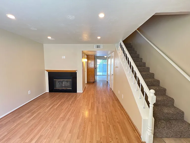 2600 Brookside Dr #20 — Photo 2