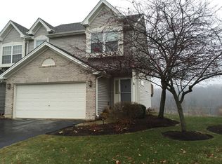 996 Viewpoint Dr, Lake In The Hills, IL 60156