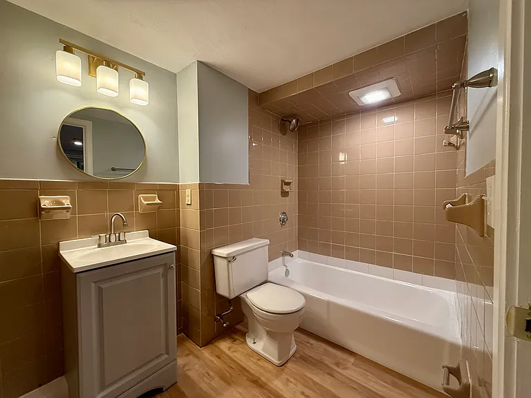 112 Keene St #2B — Photo 6