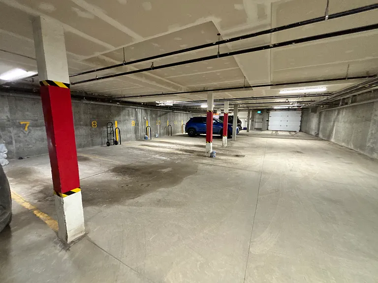 260 Wellington Cres #11 — Photo 34