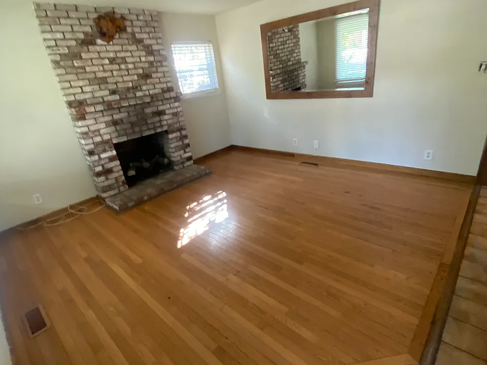305 Santa Clara Way #1