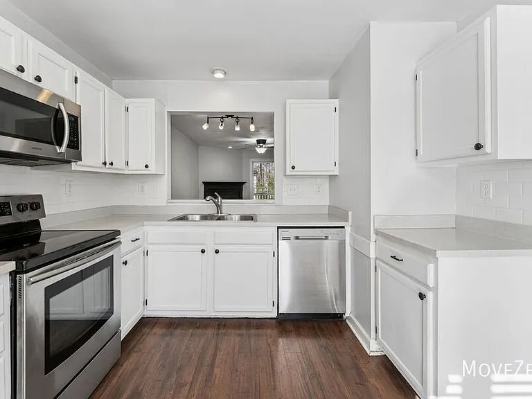 134 Sanair Ct — Photo 8