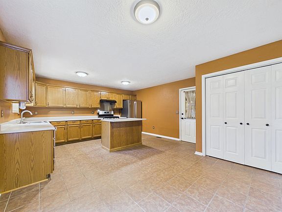 5th image of 40 Chimney Rd
