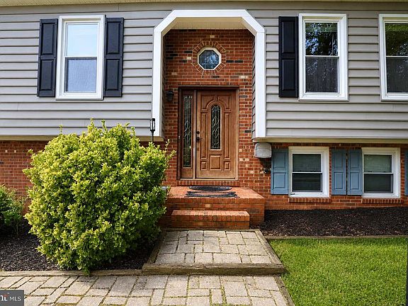 4th image of 72 Vista Woods Rd