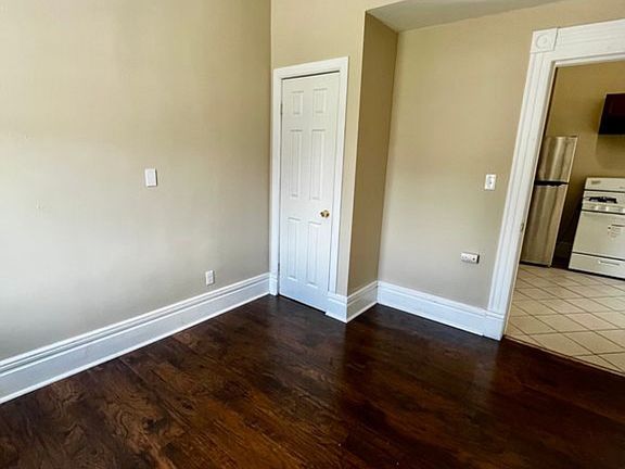 3rd image of 2901 California Ave #2