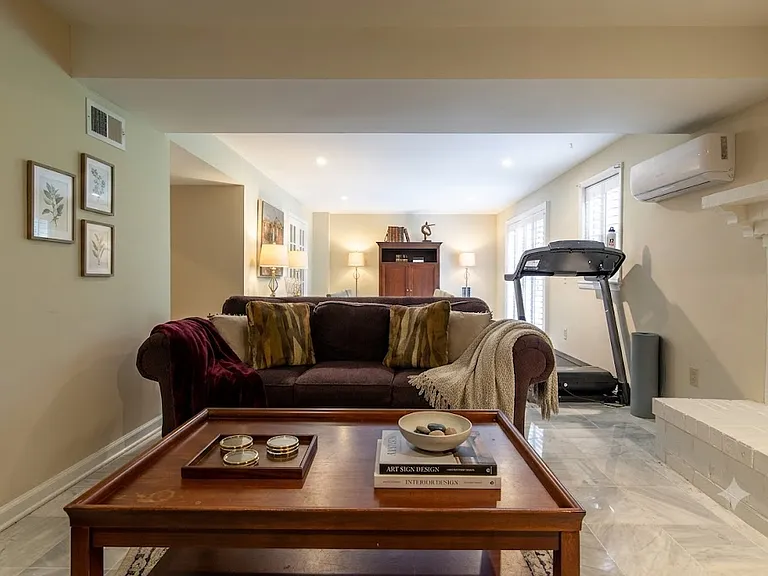 6034 Chesterbrook Rd #B — Photo 17