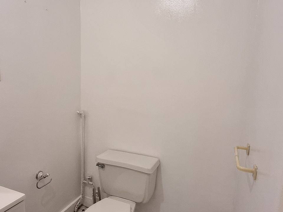 1st image of 25 Magee St #2