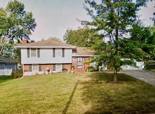 881 E 1st St, Peculiar, MO 64078